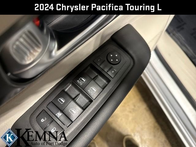 2024 Chrysler Pacifica Touring L AWD