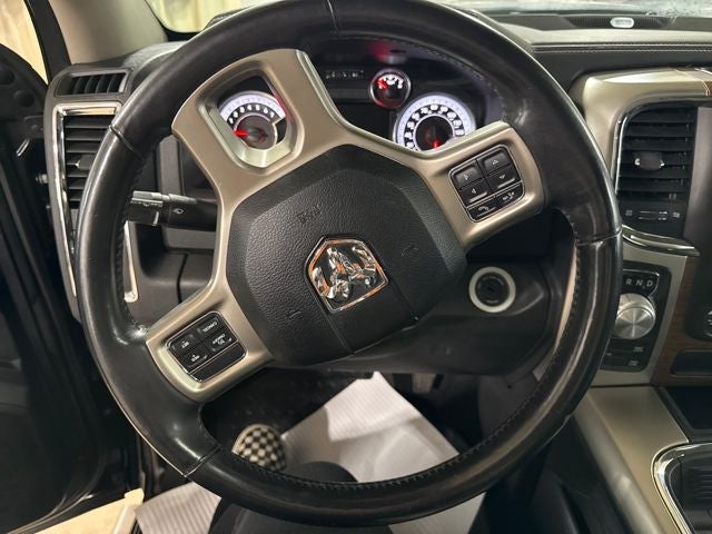 2018 RAM 1500 Laramie Crew Cab 4x4 5'7' Box