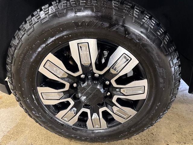 2024 GMC Sierra 2500HD 4WD Crew Cab Standard Bed Denali