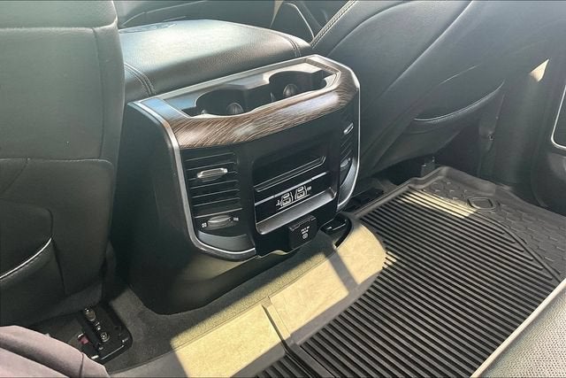 2020 RAM 1500 Laramie Crew Cab 4x4 5'7" Box