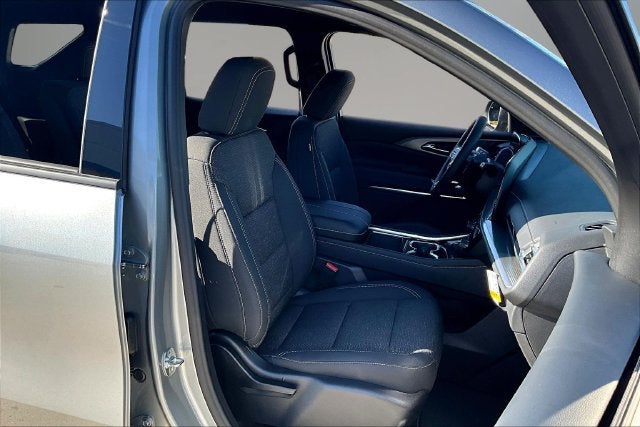2027 Chevrolet Traverse LT - Photo 10