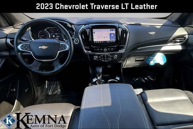 2023 Chevrolet Traverse LT Leather
