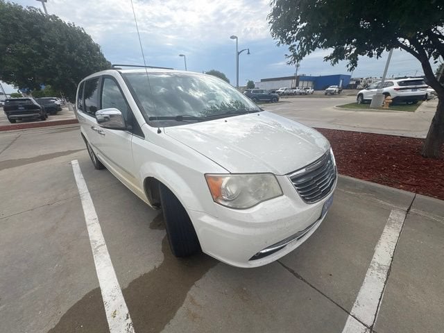 2013 Chrysler Town & Country Touring-L