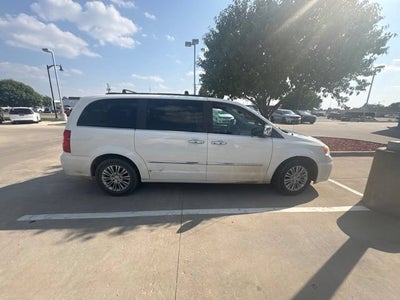 2013 Chrysler Town & Country Touring-L