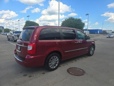 2014 Chrysler Town & Country Touring-L