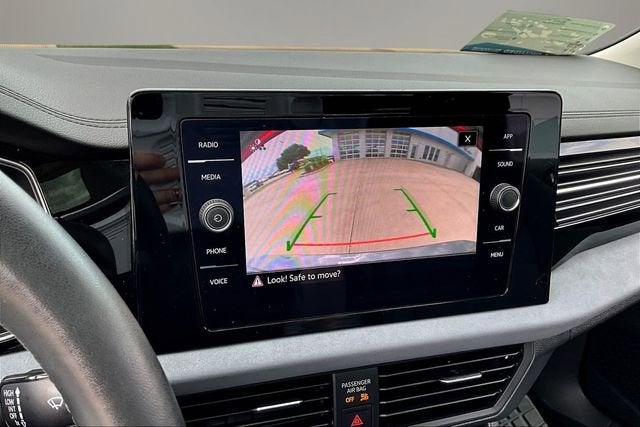 2025 Volkswagen Jetta SE - Photo 13