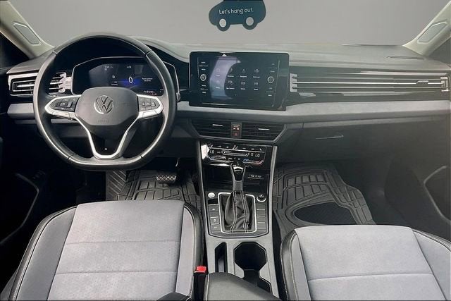 2025 Volkswagen Jetta SE - Photo 7