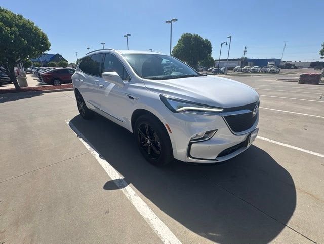 2024 Buick Enclave Essence AWD's photo