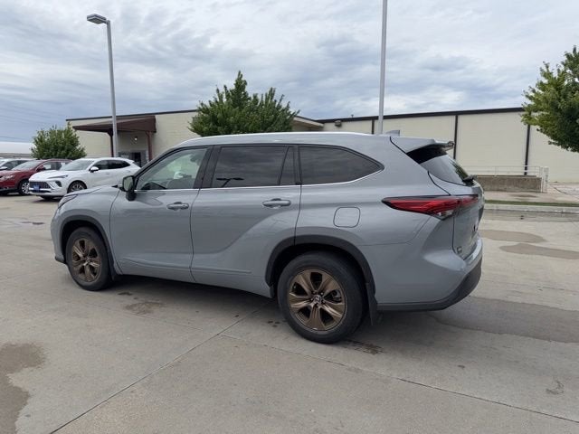 2022 Toyota Highlander Hybrid XLE Bronze Edition