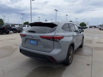 2022 Toyota Highlander Hybrid XLE Bronze Edition