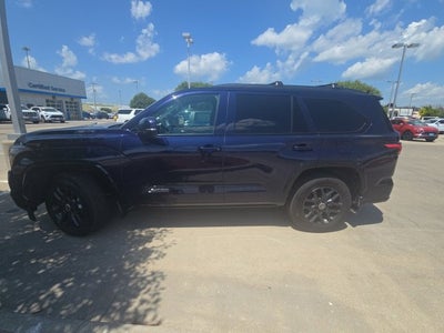 2024 Toyota Sequoia SR5