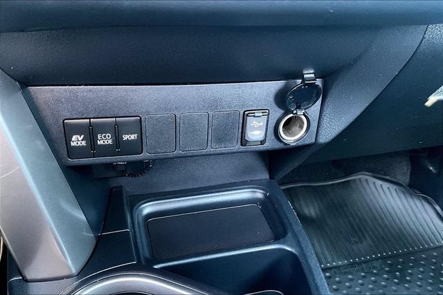 2018 Toyota RAV4 XLE - Photo 14